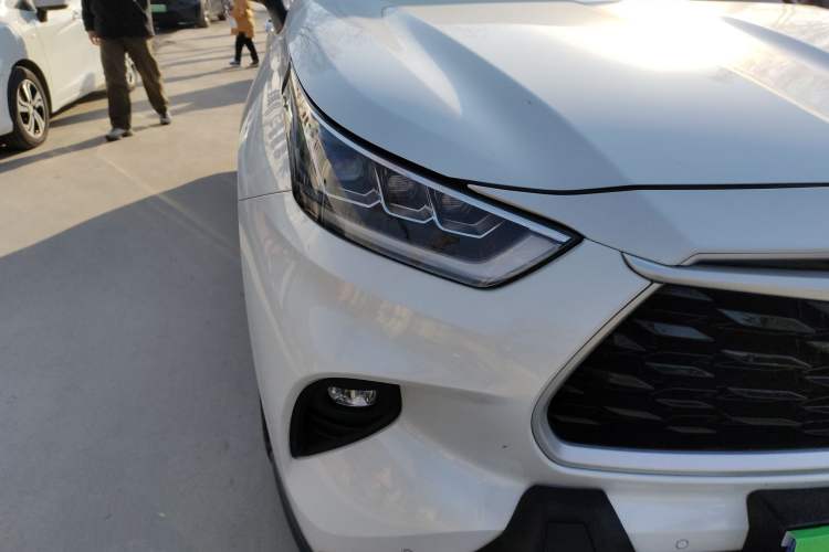 Used Toyota Highlander 2022 Dual-Engine 2.5L Four-Wheel Drive Prestige Version 7 Seats Right Front Headlight