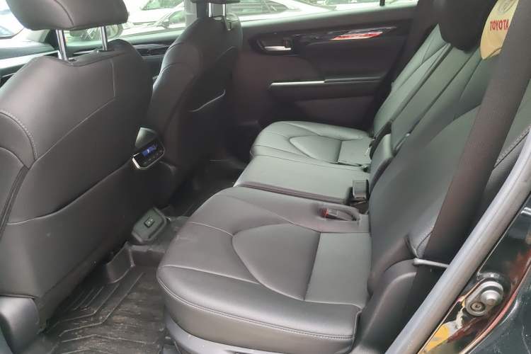 Used Toyota Highlander 2022 Dual-Engine 2.5L Four-Wheel Drive Luxury Edition 7 Seats