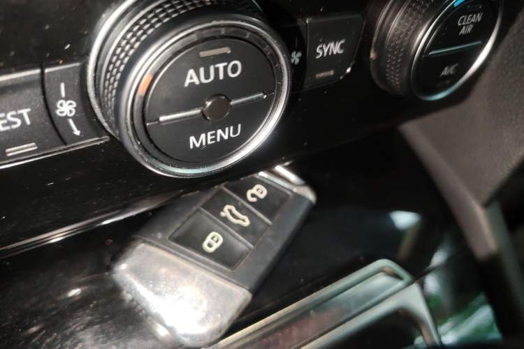 Used Volkswagen Magotan 2018 330TSI DSG Luxury Model Vehicle Key