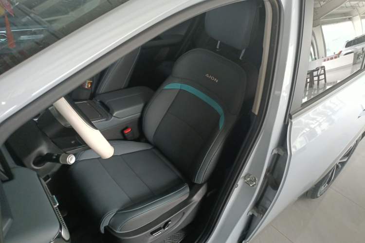Used AION Y 2023 Younger Star Edition Left Front Seat