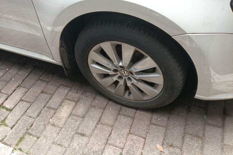 Used Volkswagen Lavida 2013 Restyled Classic 1.6L Manual Comfort Edition