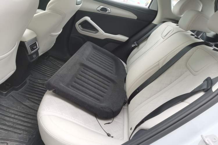 Used BYD Yuan UP 2025 Intelligent Driving Version 401 km Beyond-Range Edition
