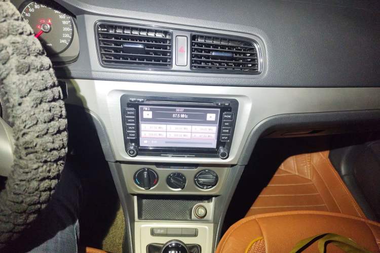 Used Volkswagen Lavida 2013 Revised Classic 1.6L Manual Fashion Edition
