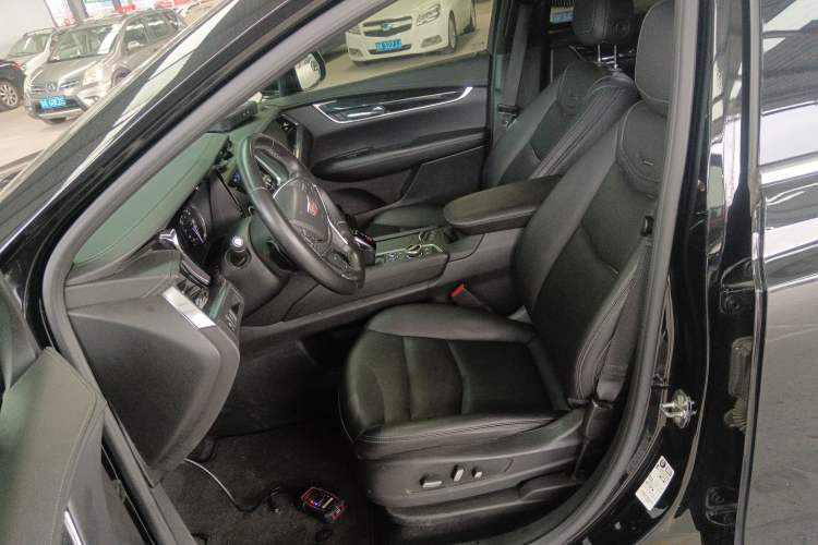 Used Cadillac XT5 2022 2.0T Two-Wheel Drive Luxury Version Left Front Seat