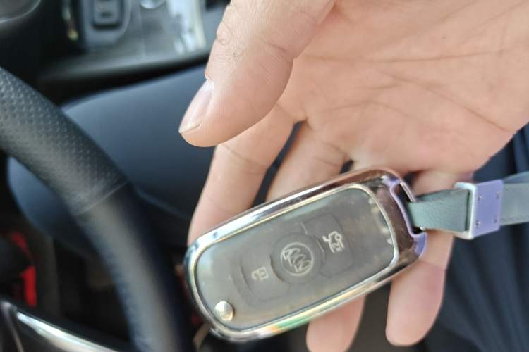 Used Buick Verano 2020 20T CVT Leading Edition Vehicle Key