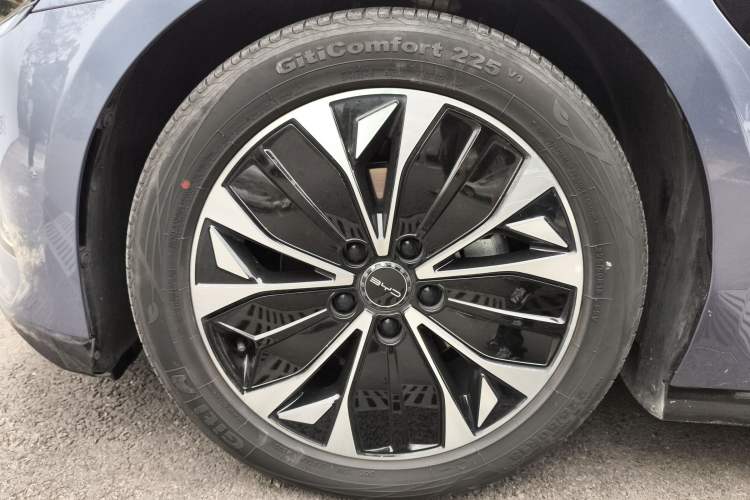 Used BYD Seal 2022 550 km Standard Range Rear-Wheel Drive Prestige Version
