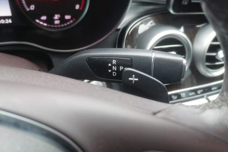 Used Mercedes-Benz GLC 2018 GLC 260 4MATIC Dynamic Edition Gear Lever