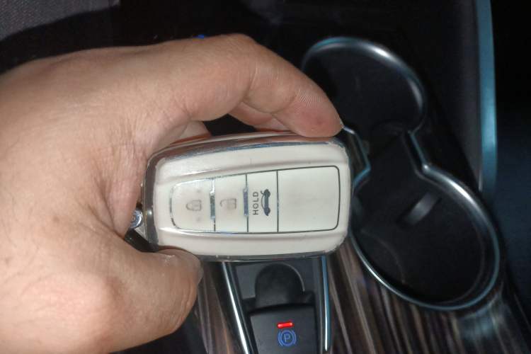 Used Toyota Camry 2018 2.0G Luxury Edition
