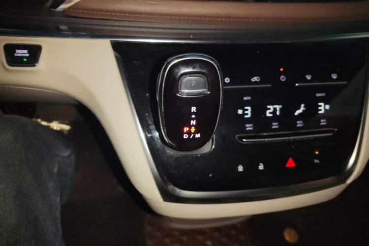 Used Buick GL8 2022 Land Cruiser Executive Class 652T Comfort Model