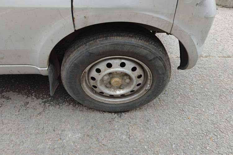 Used Wuling Rongguang 2011 1.2L Base Version
