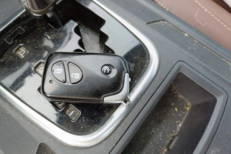 Used BYD S7 2015 2.0T Upgraded Automatic Luxury Version Vehicle Key