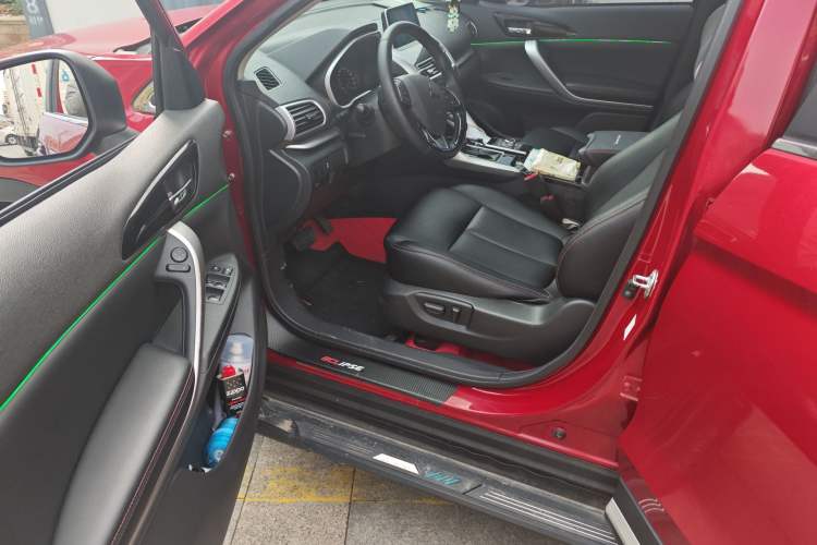 Used Mitsubishi Eclipse Cross 2019 1.5T CVT Two-Wheel Drive Dream Edition China VI Standard
