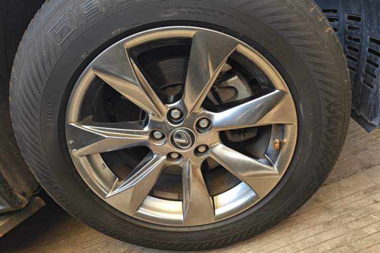 Used Lexus RX 2016 300 Two-Wheel Drive Elite Version China V Standard Right Front Wheel Hub