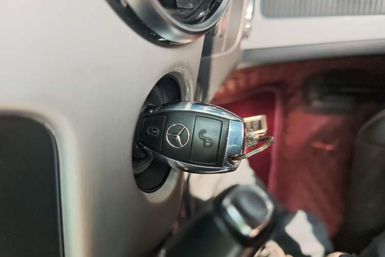 Used Mercedes-Benz GLK-Class 2015 GLK 260 4MATIC Dynamic Edition Ultimate Version Interior 1