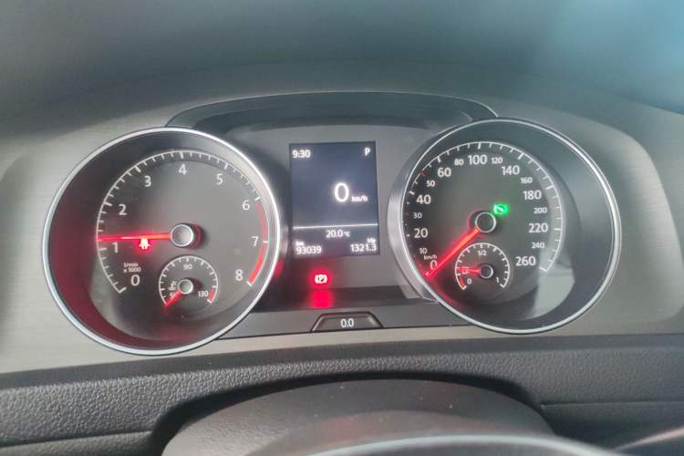 Used Volkswagen Golf 2016 230TSI Automatic Comfort Version Instrument Cluster