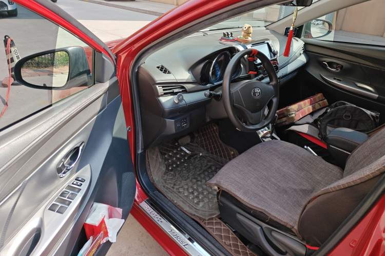 Used Toyota YARiS L Zhi Xuan 2014 1.3E Automatic Charm Edition
