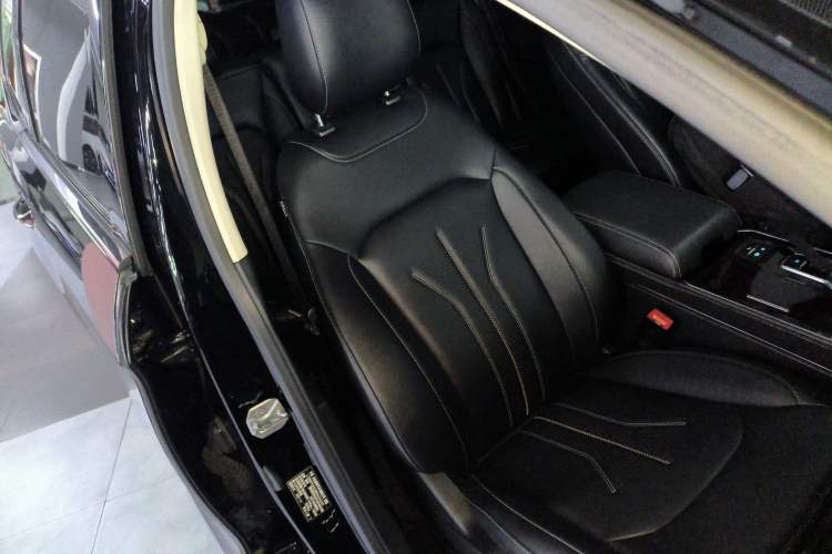 Used Ford Edge 2021 PLUS EcoBoost 245 Two-Wheel-Drive Titanium 7-Seater