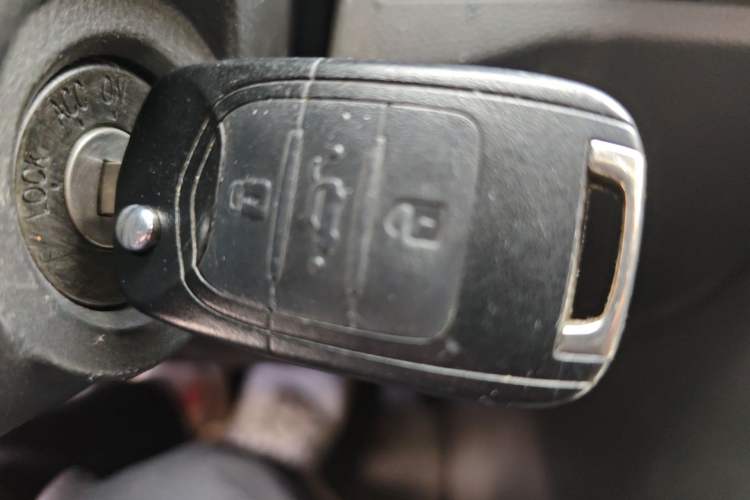 Used Wuling Hongguang PLUS 2020 1.5L Manual Standard Edition 5 Seats Vehicle Key