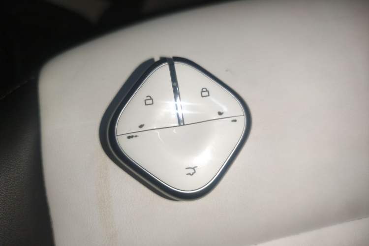 Used Wuling Hongguang MINIEV 2025 Four-Door Version Premium Edition Interior 1