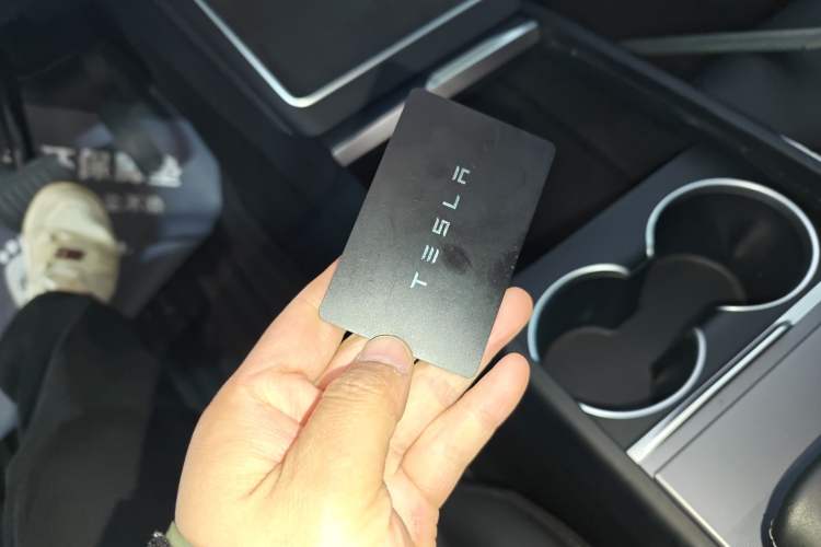 Used Tesla Model Y 2025 Rear-Wheel-Drive Version Interior 1