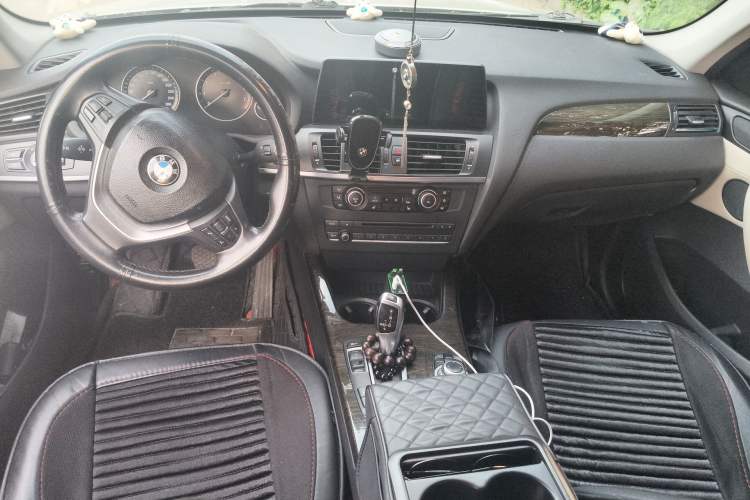 Used BMW X3 2011 xDrive28i Luxury Model Center Console