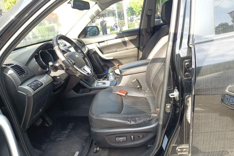 Used Kia Sorento 2012 2.4L Gasoline Luxury Edition