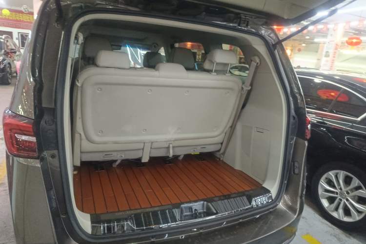 Used Buick GL8 2022 Land Business Class 652T Luxury Model
