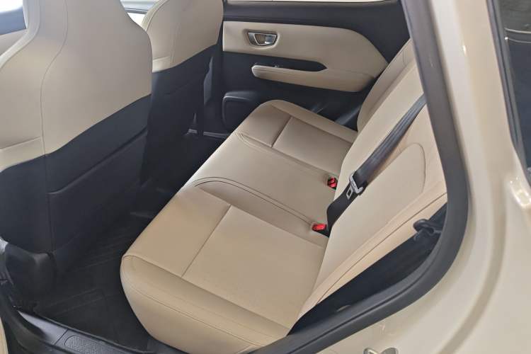 Used Wuling Bingo PLUS 2024 510 km Range 5-Seater Version Left Rear Seat