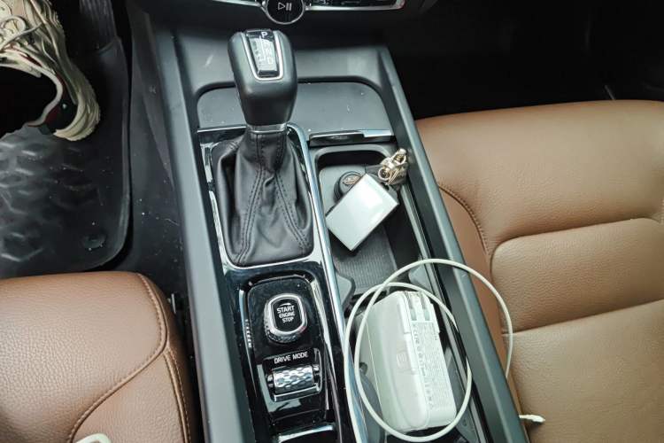 Used Volvo S60 2020 T4 Zhiyi Luxury Edition Gear Lever