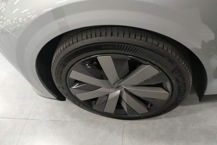 Used Li Auto Li Auto i6 2025 Model Four-Wheel-Drive Standard Type