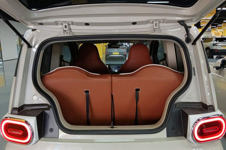 Used Wuling Hongguang MINIEV 2024 3rd Generation 215km Advanced Version Trunk