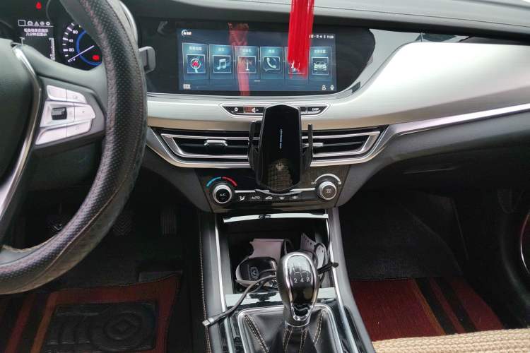 Used CHANGAN Eado 2018 High-Energy Edition 1.6L GDI Manual Pioneer Model China V Standard Audio And AC Panel