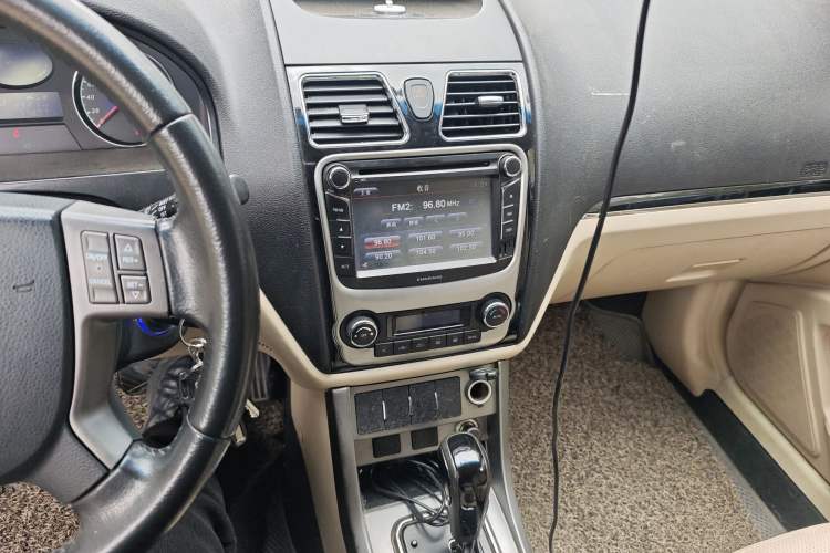 Used Geely Auto Classic Emgrand 2013 Sedan 1.8L CVT Elite Model Audio And AC Panel