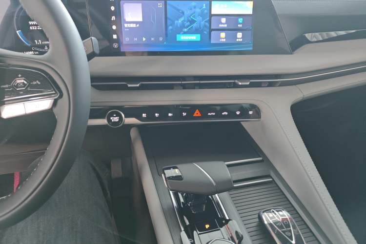 Used Changan CS75 PLUS 2024 3rd Generation Champion Edition 1.5T Intelligent Drive Dynamic Model
