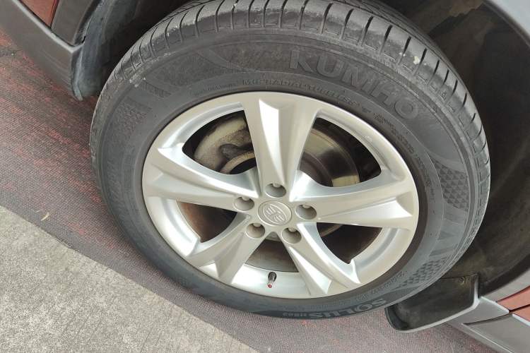 Used Bestune X80 2016 2.0L automatic Comfort trim level