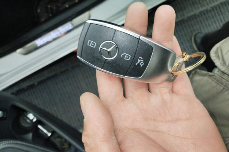 Used Mercedes-Benz C-Class 2020 Restyled C 260 Sport Edition Vehicle Key