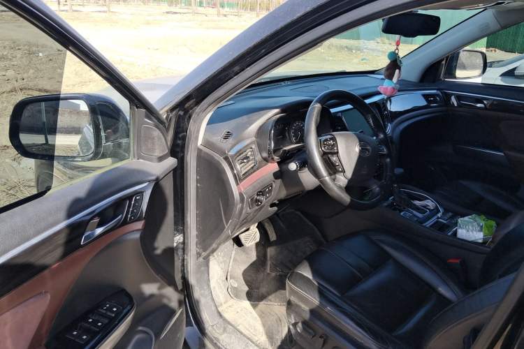 Used GAC Trumpchi GS8 2017 320T Two-Wheel Drive Luxury Smart Connectivity Version (7 Seats) Driver Seat