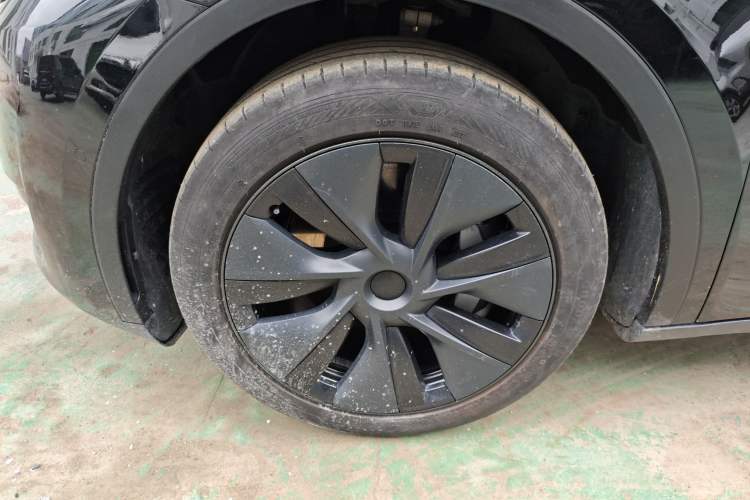 Used Tesla Model Y 2023 Rear-Wheel-Drive Version Left Front Wheel Hub