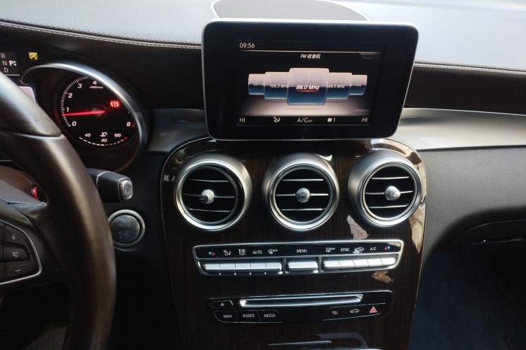 Used Mercedes-Benz GLC 2018 GLC 260 4MATIC Dynamic Edition
