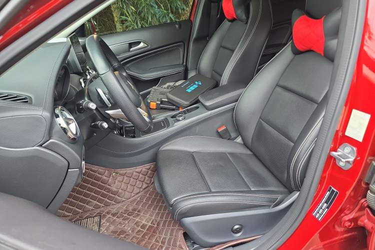 Used Mercedes-Benz GLA 2019 GLA 200 Fashion Model Left Front Seat