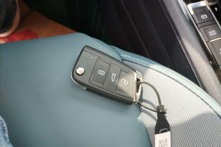 Used Volkswagen Tharu 2023 300TSI Two-Wheel-Drive Full Moon Edition Interior 1