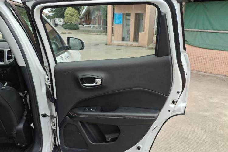 Used Jeep Compass 2017 200T Automatic Family Edition