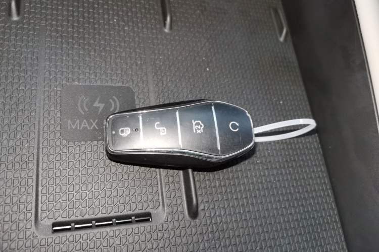 Used BYD Yuan UP 2025 Intelligent Driving Version 401 km Leading Edition Vehicle Key