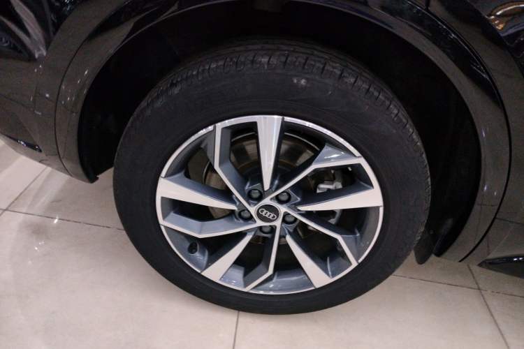 Used Audi Q5L 2023 40T Luxury Dynamic Model