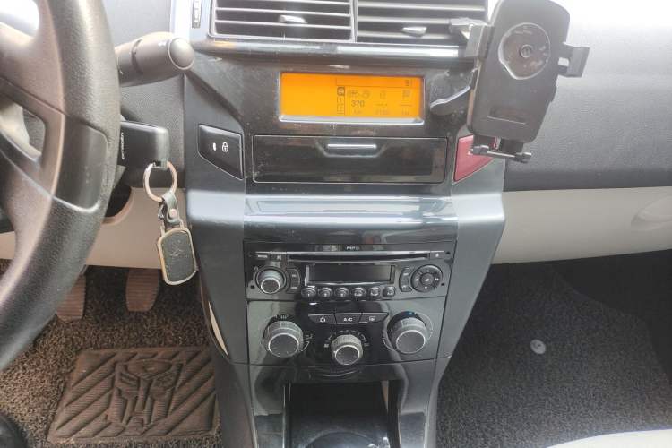 Used Citroen C-Quatre 2012 Sedan 1.6L Manual Prestige Model Audio And AC Panel