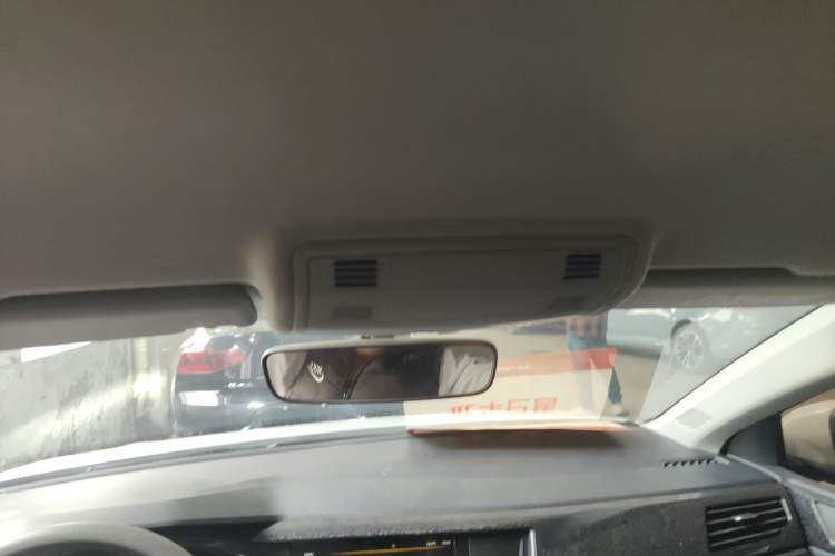 Used Volkswagen Lavida 2023 New Sharp 1.5L Automatic Excellent New Edition
