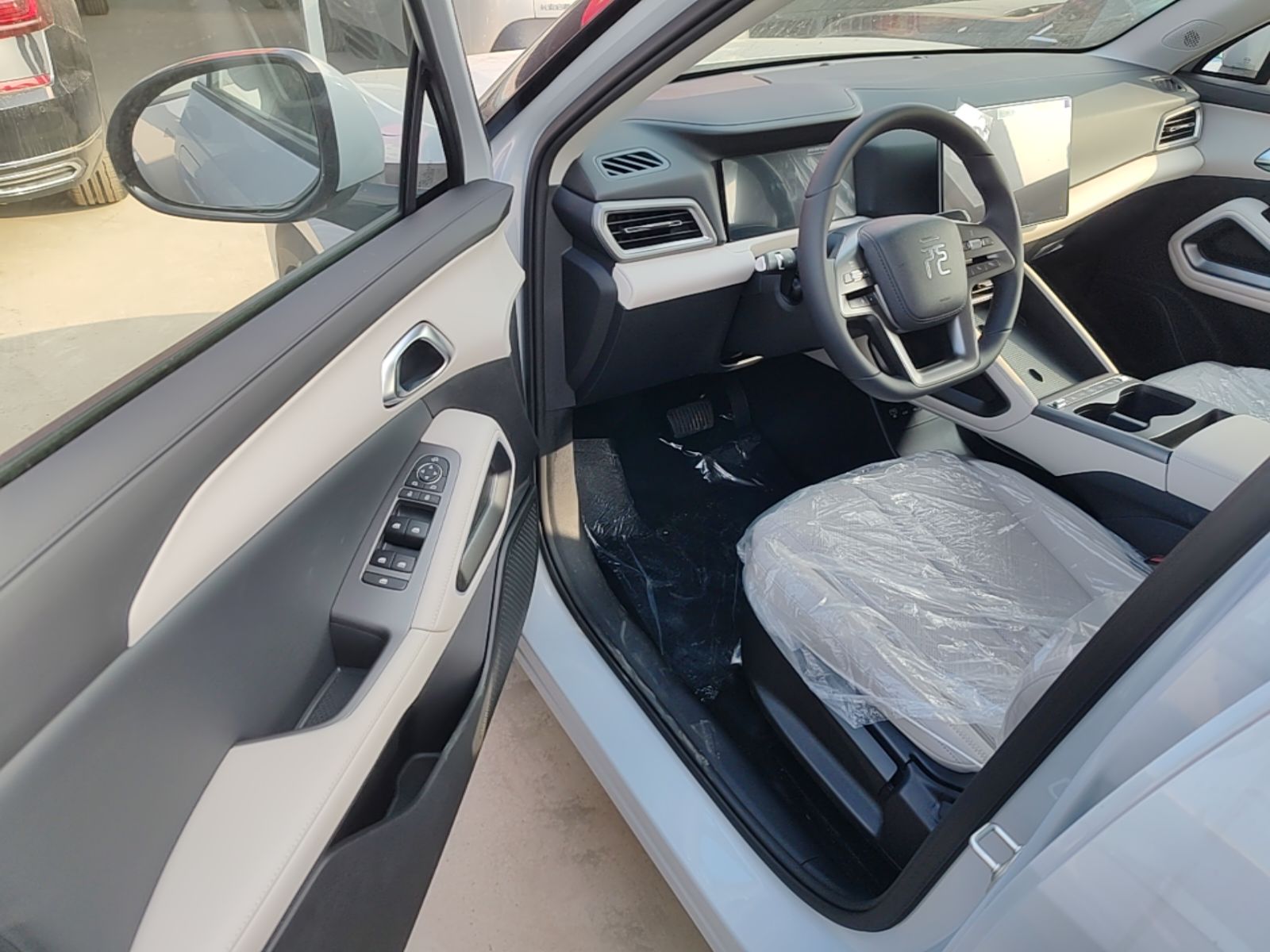 BYD Yuan UP 2025 Intelligent Driving Version 401 KM Dynamic Edition — снимка 18