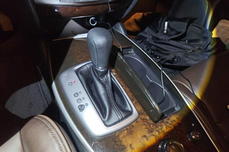 Used Infiniti QX60 2014 2.5 S/C Hybrid Two-Wheel Drive Excellence Edition
