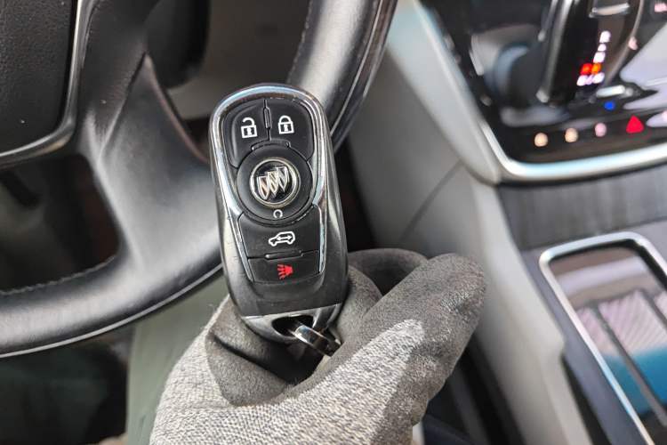 Used Buick GL8 2021 ES Landtrek 653T Comfort Edition