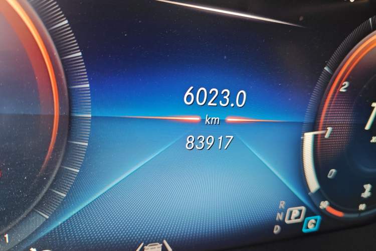 Used Mercedes-Benz GLC 2021 GLC 300 L 4MATIC Dynamic Model Odometer Close Up